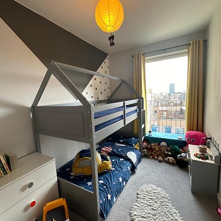 Luxury 3 Bedroom Flat In Stratford, London Bagian luar foto