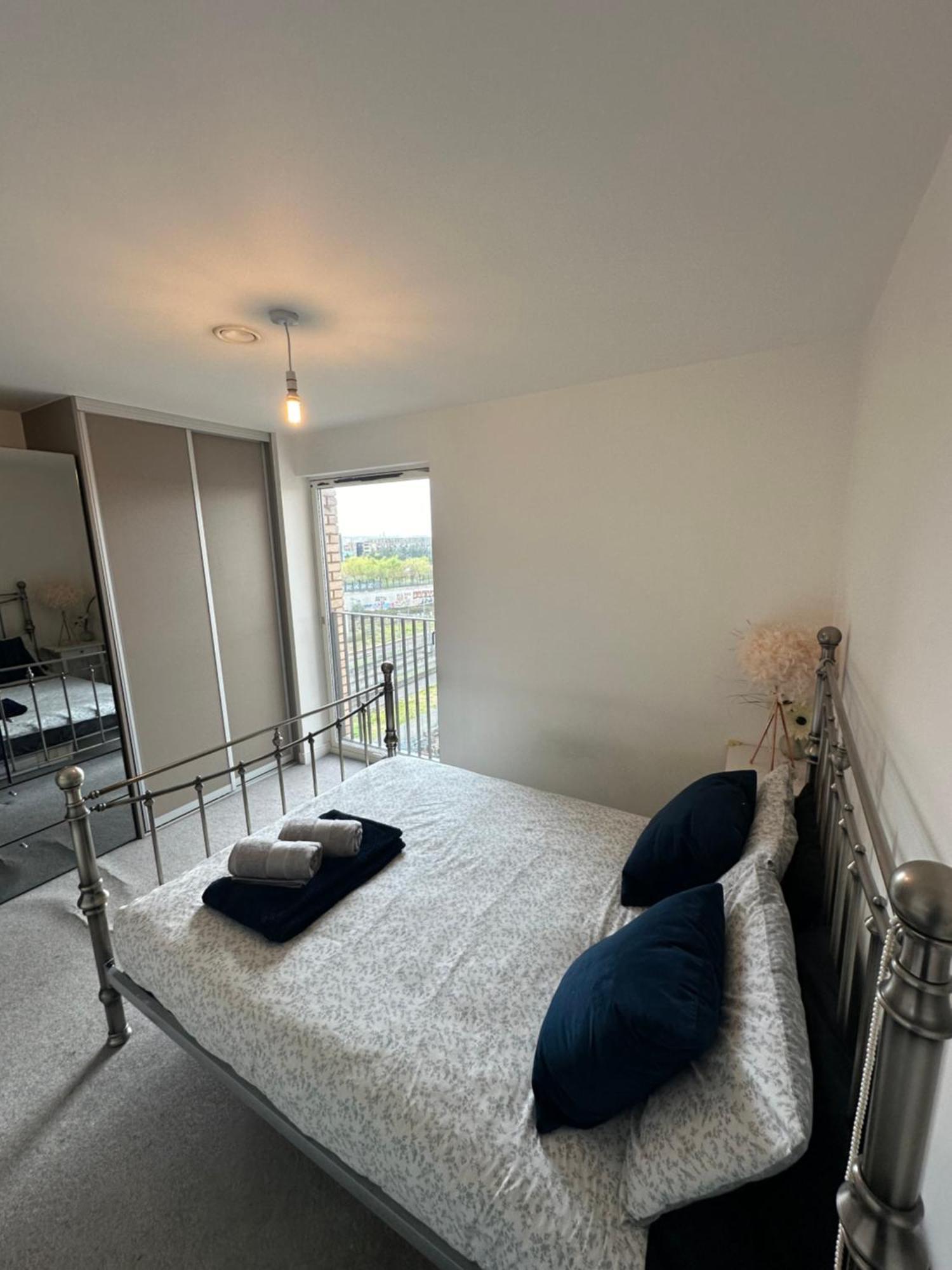 Luxury 3 Bedroom Flat In Stratford, London Bagian luar foto