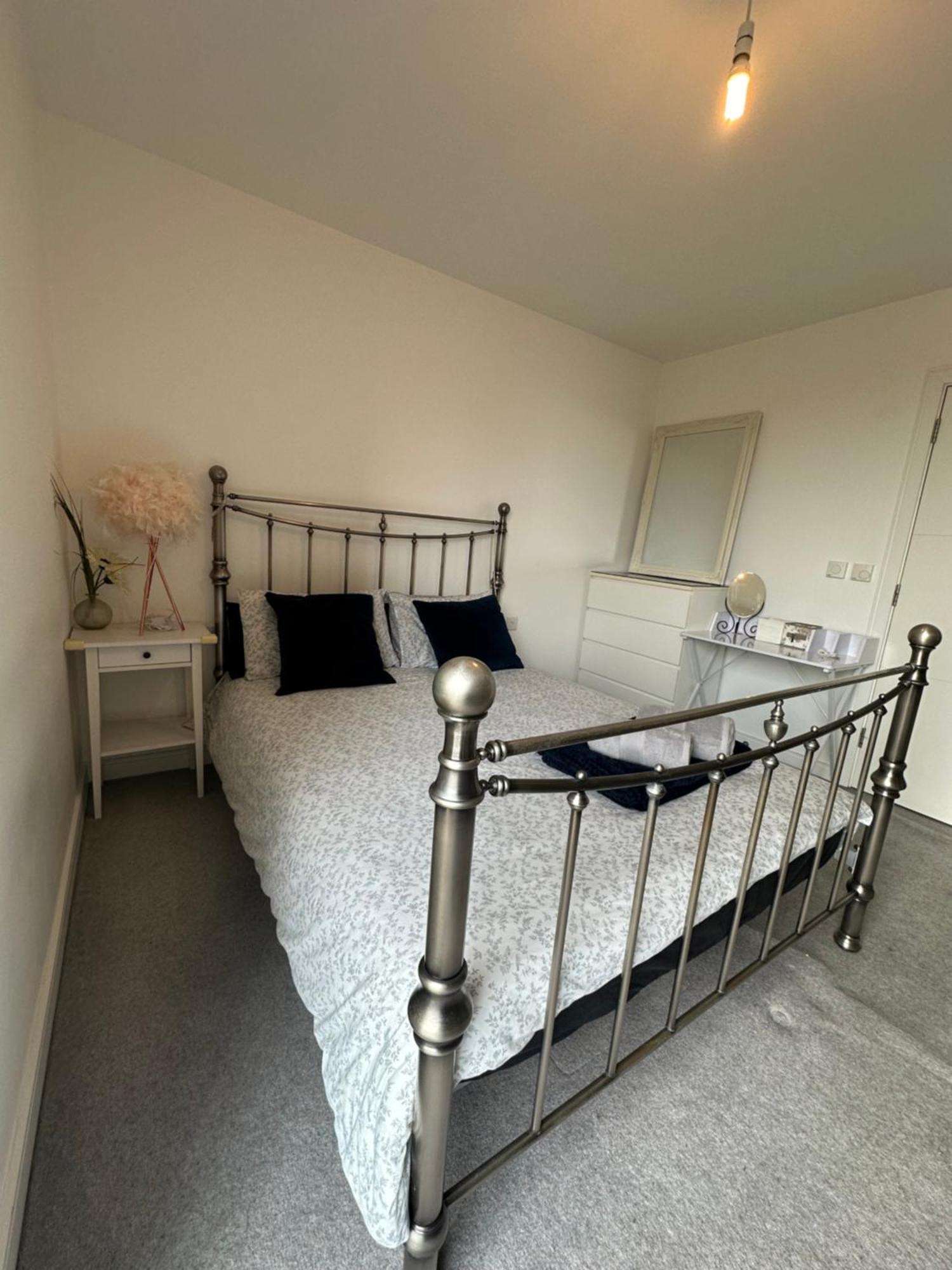 Luxury 3 Bedroom Flat In Stratford, London Bagian luar foto