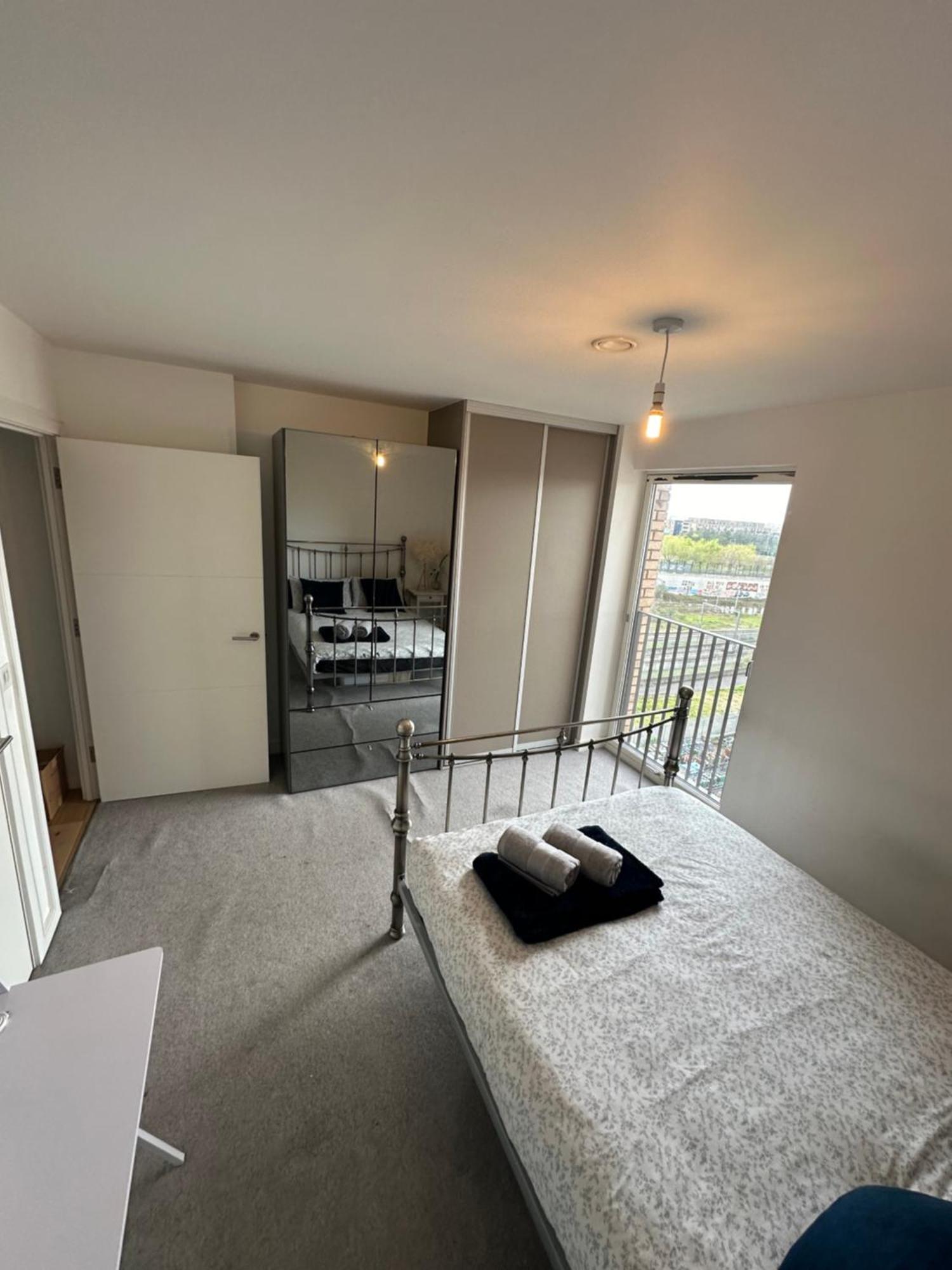 Luxury 3 Bedroom Flat In Stratford, London Bagian luar foto