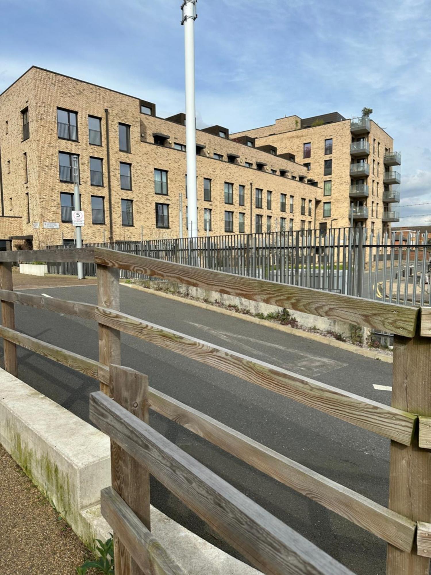 Luxury 3 Bedroom Flat In Stratford, London Bagian luar foto